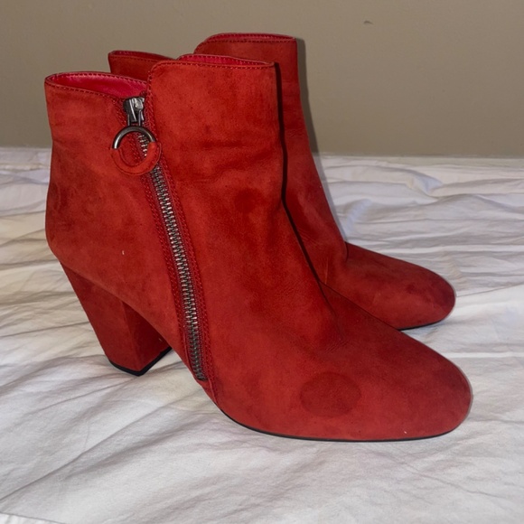 1.STATE Preete Block Heel Booties size 9 / 40 suede red-orange rust - FLAWS - Picture 4 of 10